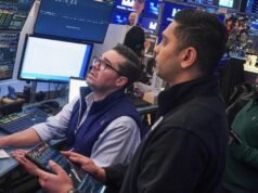 As ações dos EUA caem à medida que os temores sobre a IA continuam a aumentar e os preços do petróleo sobem