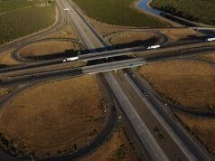 A agência dos EUA disse que 550 escolas de condução tiveram que ser fechadas devido a falhas de segurança