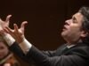 Gustavo Dudamel rege a primeira missa de Beethoven