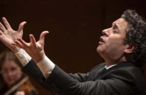 Gustavo Dudamel rege a primeira missa de Beethoven