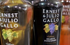 Gallo gigante de vinho para retirar 90, fechou uma grande casa Napa