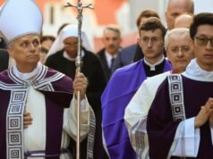 A liturgia da Quarta-feira de Cinzas do Papa lamenta as “cinzas do direito internacional”