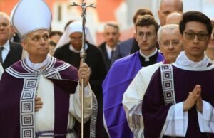 A liturgia da Quarta-feira de Cinzas do Papa lamenta as “cinzas do direito internacional”