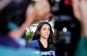 Nithya Raman conquistou o cenário político de Los Angeles em 2020. Agora, ela quer fazer isso de novo