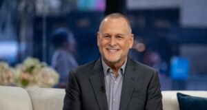 Dave Coulier está livre do câncer novamente após ser diagnosticado com câncer de língua