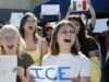 Estudantes de Redlands marcham contra o ICE. Oficialmente, eles estão trapaceando