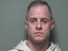 O ex-concorrente do ‘American Idol’ matou sua esposa e cometeu um crime, disse a polícia