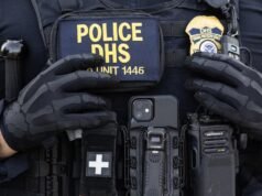 A ficha criminal do policial foi um fator na acusação de protesto em Los Angeles