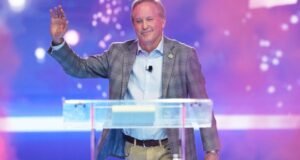 O republicano do Texas Ken Paxton lançou a proposta do Senado