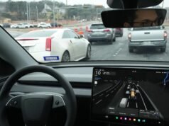 Tesla processa reguladores da Califórnia em batalha legal pelo piloto automático