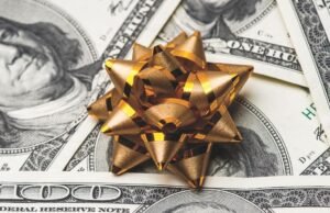 O que você precisa saber antes de fazer uma doação financeira