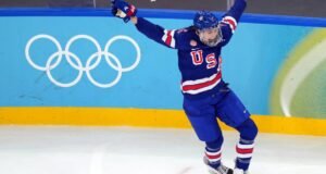 As mulheres dos EUA precisam de prorrogação para vencer o Canadá pelo ouro olímpico no hóquei