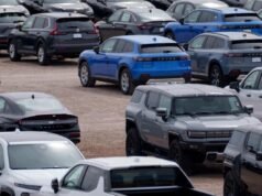 Carros elétricos usados abaixo de US$ 25.000 aumentam à medida que as vendas de novos veículos elétricos caem