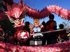 O desfile de Chinatown celebra o Ano Novo Lunar e Los Angeles