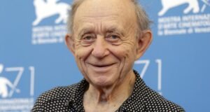 O lendário jornalista investigativo Frederick Wiseman morreu aos 96 anos