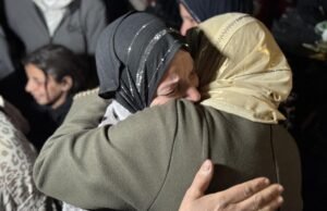 Perguntas e atrasos: O regresso de uma família palestina a Gaza