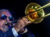 Willie Colón morre: lenda do trombone da salsa completa 75 anos