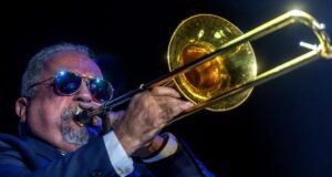 Willie Colón morre: lenda do trombone da salsa completa 75 anos