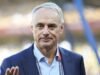 Rob Manfred tira a MLB do presidente do LA28, Casey Wasserman