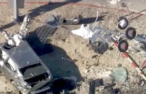 Trem Metrolink bate carro em Glendale, 1 morto, 2 hospitalizados