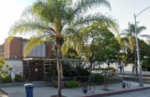 Uma escola católica de Long Beach foi vandalizada e saqueada, disse a polícia