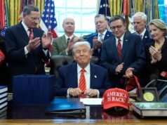 Democratas exigem ‘mudanças dramáticas’ para o ICE em máscaras, câmeras e mandados