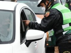 Os motoristas que não cederem aos veículos de incêndio e de emergência podem enfrentar multas caras e danos aos seus registros.