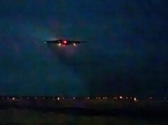 Os EUA estão a enviar bombardeiros B-52 em missões noturnas e afirmam que continuarão a reduzir as capacidades militares do Irão.