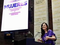 “As mulheres estão assumindo a Câmara dos Deputados para defender os nossos direitos”, disse López Rabadán