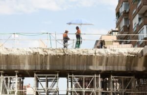 A guerra no Médio Oriente já está a abalar as casas: as casas ficarão 10% mais caras e será mais difícil comprá-las.