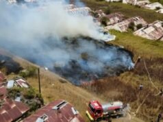O incêndio florestal em Chocontá paralisou a rodovia Bogotá-Tunja, causando engarrafamentos