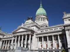 Um parlamentar encomendou uma pistola de ar comprimido para entrega, o pacote chegou ao Congresso e causou alarme