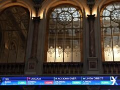 O Ibex 35 caiu ligeiramente na abertura, mas manteve-se nos 17 mil pontos, com o petróleo Brent a 103 dólares.