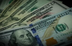 Dólar na Colômbia: preço sobe em meio às eleições de 2026 e à guerra entre EUA e Irã, foi assim que fechou o dia 2 de março