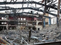 Quase 40 pessoas foram mortas nos bombardeios de Isfahan e Qom em meio a ataques israelenses e norte-americanos.