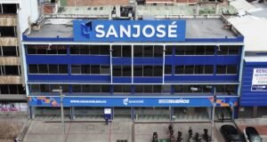 Diretor da Fundação Universitária de San José deixa o cargo em meio a controvérsia de título ilegal