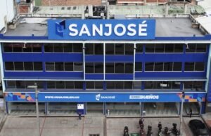 Diretor da Fundação Universitária de San José deixa o cargo em meio a controvérsia de título ilegal