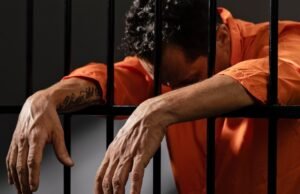 Um preso que trabalhou em uma oficina penitenciária será multado em 1.500 dólares por demissão sem justa causa.