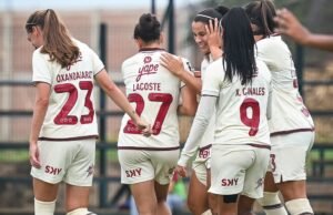 O Universitario venceu Carlos A. Mannucci por 16 a 0 e registrou a maior vitória da história do futebol feminino.