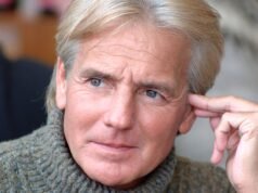 Uma infância pobre, falência e um adolescente de quinze anos sem poder cantar por causa do estresse: a vida de Sergio Denis, além do sucesso