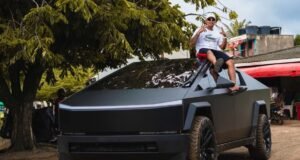 Javier Arias Stunt, o ‘influencer’ do sorteio que trouxe um Cybertruck para Necoclí, foi preso depois que armas e munições foram encontradas em sua casa.