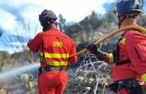A Região de Múrcia pede ajuda à UME devido ao incêndio na Serra Espuña, soprado por fortes ventos.