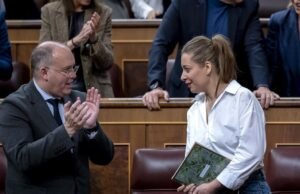 Sánchez chama Sánchez de “Sr. Maravilhoso” pelo sinal de ‘Sem luta’ de Sánchez e Montero o acusa de “minimizar o sofrimento”