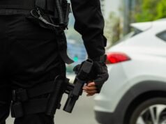 Equador mobiliza 75 mil policiais uniformizados após início do toque de recolher do crime organizado