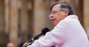 Gustavo Petro apresentou os resultados econômicos de sua gestão, destacando a redução do custo de vida