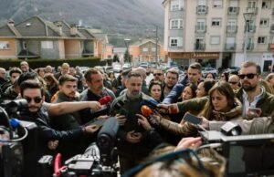 Abascal pede a Feijóo que apresente protesto contra Sánchez, “o devorador de guerras”