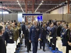 O Rei, a Agência Europeia de Defesa e a NATO visitam a conferência de tecnologia militar BACSI em Albacete