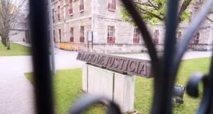 Pedem 22 anos de prisão para um jovem de 18 anos da Cantábria acusado de agredir sexualmente a namorada de 13 anos.