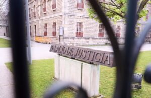 Pedem 22 anos de prisão para um jovem de 18 anos da Cantábria acusado de agredir sexualmente a namorada de 13 anos.