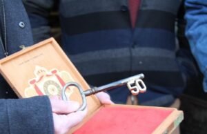 Uma oficina de 11 pés quadrados coberta com 10.000 chaves personalizadas dá vida às fechaduras artesanais de Manhattan.